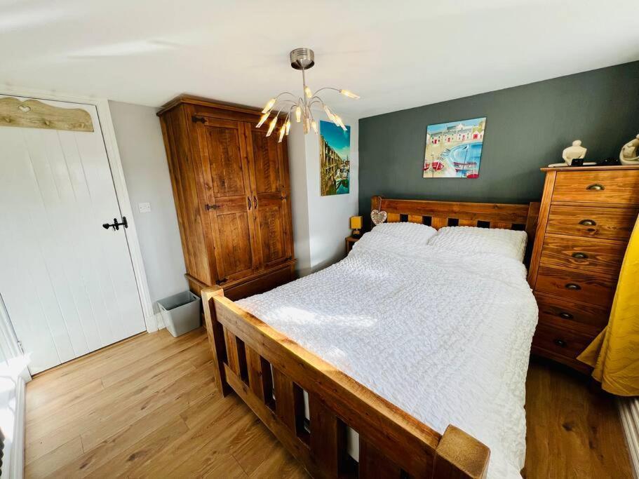 Swordfish Cottage **Next To The Harbour** Whitby Exterior photo